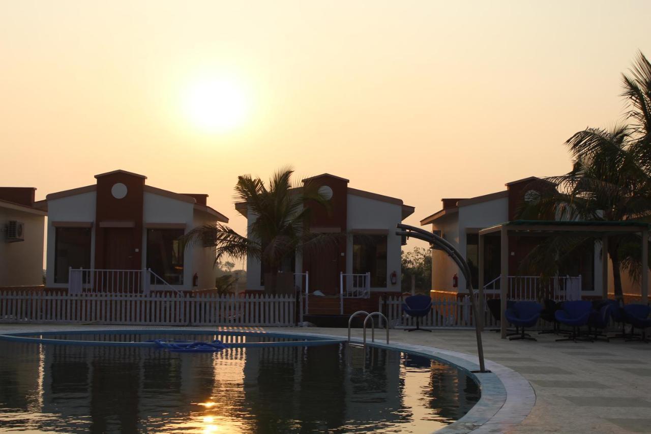 Flamingo Club And Resort Una 3 Km Away From Diu Check Post Zewnętrze zdjęcie